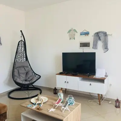 Techas Stylish 2-Bedroom 8 min to Beach