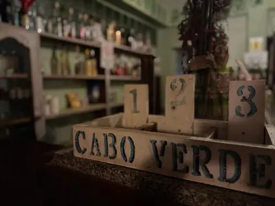 a sign that says cabo verde on a counter in a store at Pensao Porta do Vento in Santa Maria