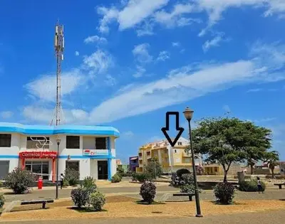 a street sign in front of a building at Ca' Ale in Santa Maria