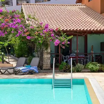 Porto Antigo II Poolside Appartment
