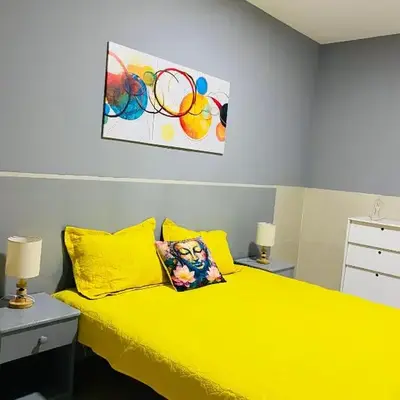Large 1 bedroom Apt with sofa bed