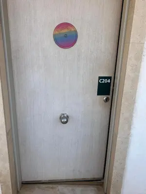 a door with a frisbee on top of it at Vila Verde House in Santa Maria