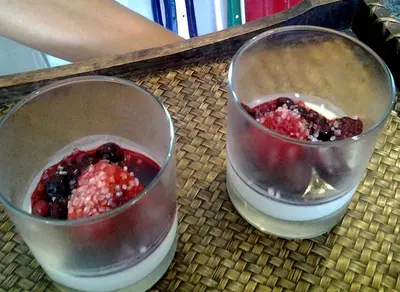two containers of food sitting on a table at Pousada B&B Le Gourmet in São Pedro